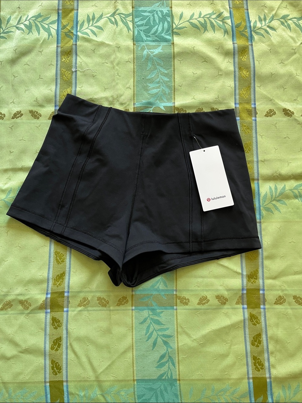 🆕 Lululemon Define Micro Short, high rise *Luon, Black